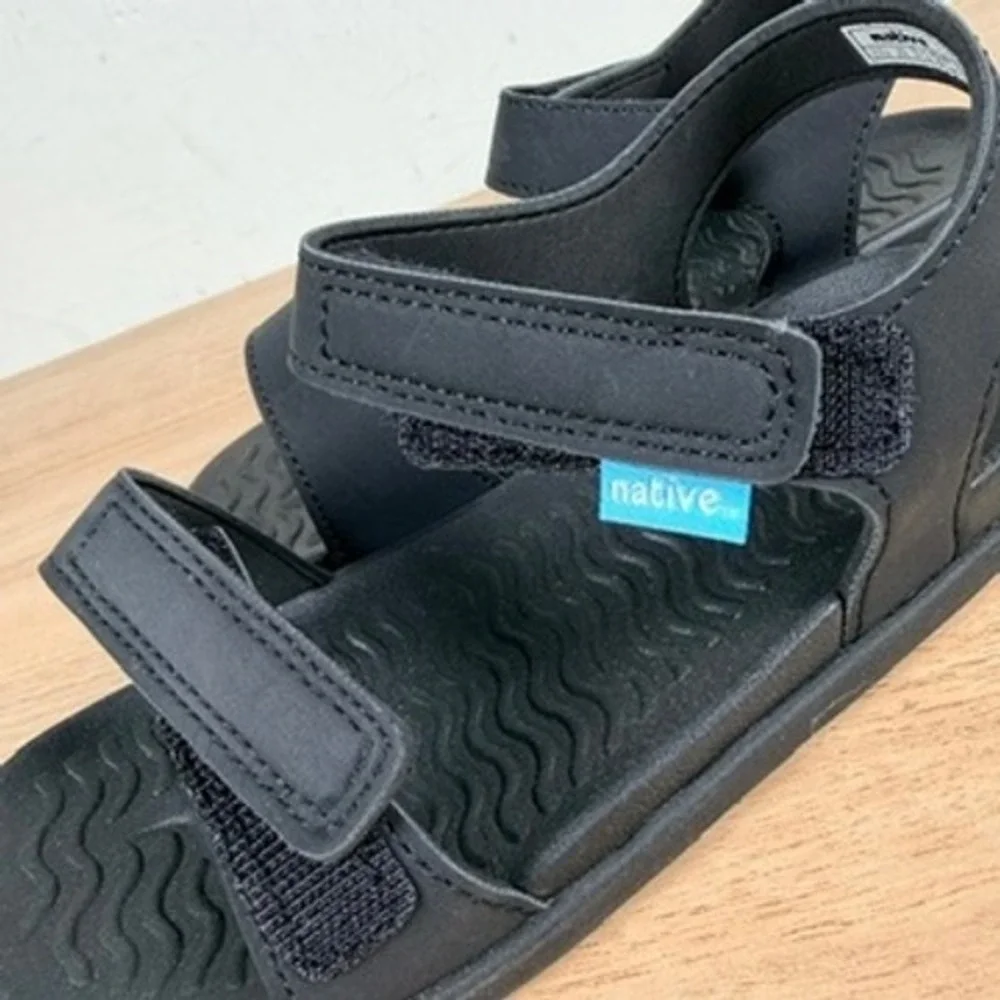 Native Charley Sugarlite Youth Sandals Black Size 13 NEW Beach Cruise Travel